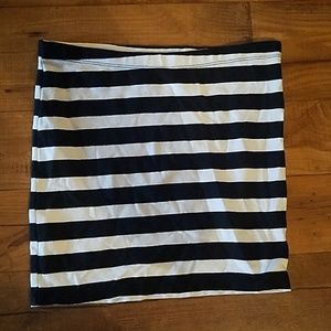 Black and white striped tube top (Medium)